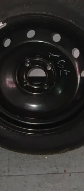 Rueda de coche nueva