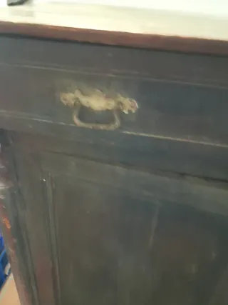 Cómoda antigua de madera