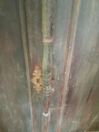 Cómoda antigua de madera