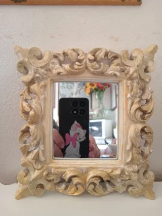 Specchio barocco in ceramica beige e oro