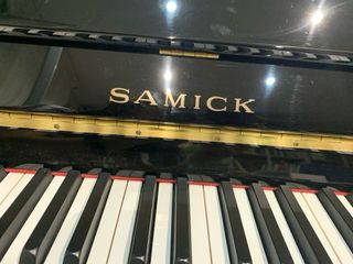 Piano Vertical Samick CS-108 Negro