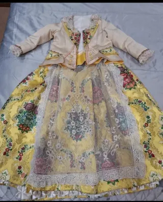 Traje de Fallera Niña 3-5 años. Manteletas incluid