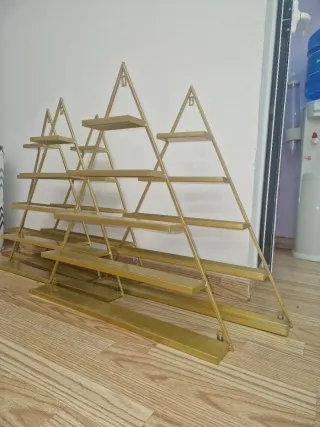 Estantería Metálica Dorada