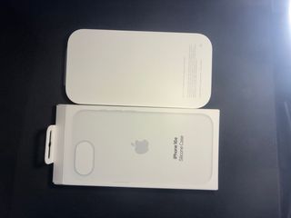 Funda iPhone 16e Silicona Apple Blanca Nueva