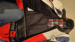 Mono de moto Dainese desmontable