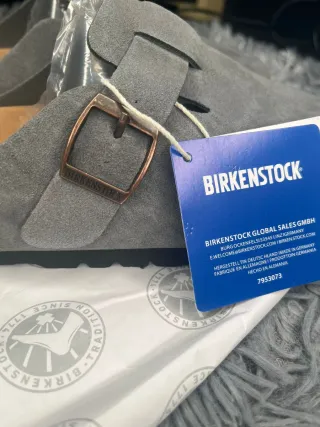 Zuecos Birkenstock grises