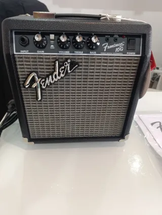 Amplificador Fender Frontman 10G