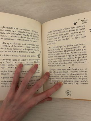 Kika Superbruja y los indios (Spanish Edition)