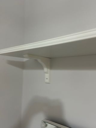 Estantería blanca de madera