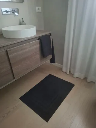 Set 2 Asciugamani Bagno + Tappeto nero
