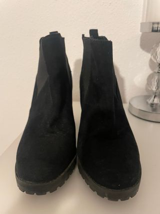 Botines de tacón negros