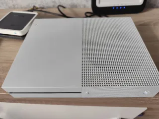 Xbox One S Blanca con mando y caja