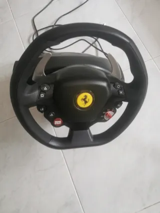 Volante para juegos de simulación de conducción.