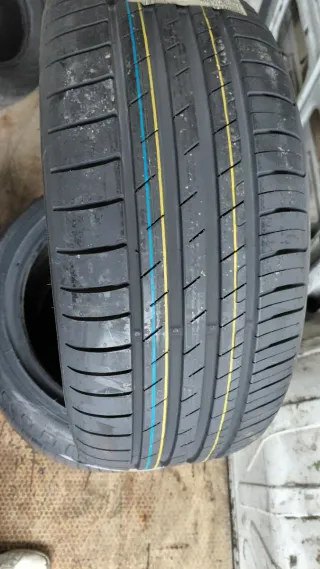 Neumáticos Goodyear 215/45 R17
