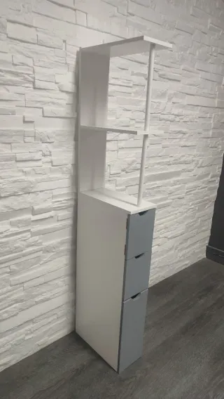 Mueble auxiliar blanco y gris