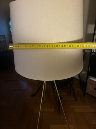 Lampada da terra con base a treppiede dorata, Maisons du Monde