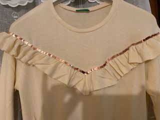 Maglia Benetton con volant e paillettes