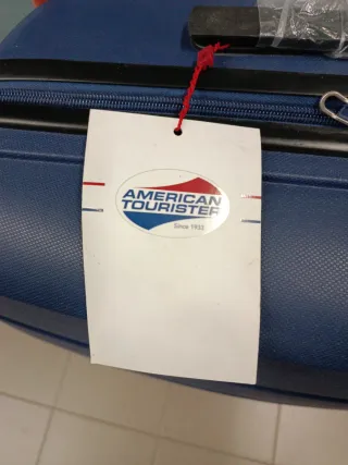 Valigia American Tourister Blu misura grande.