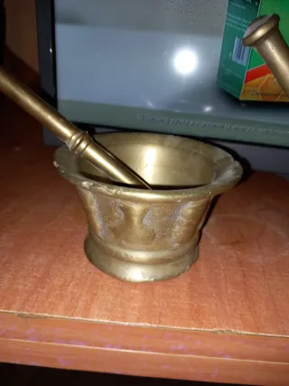 9 morteros antiguos de latón