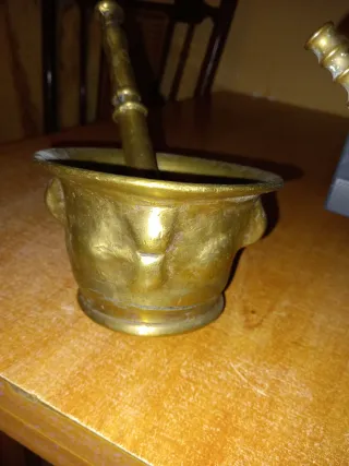 9 morteros antiguos de latón