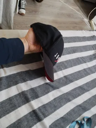 Gorra Jordan Air Negra y Roja