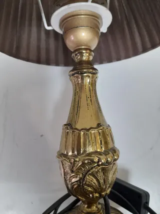 Lámpara de mesa vintage bronce decorado