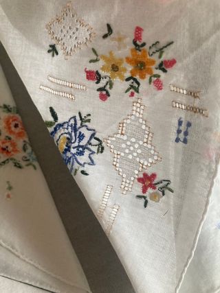 Pañuelos bordados a mano