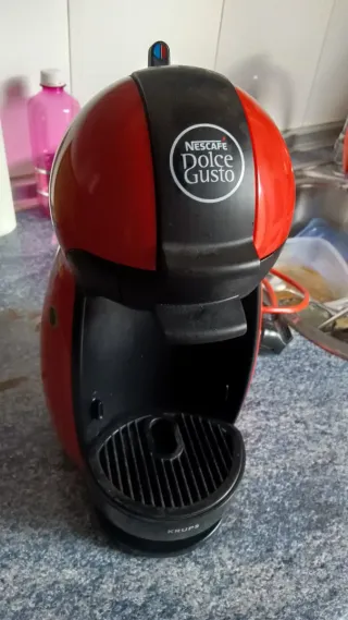 Macchina da caffè Dolce Gusto rossa
