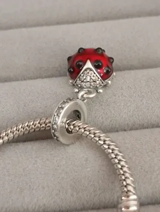 Charm mariquita nuevo plata