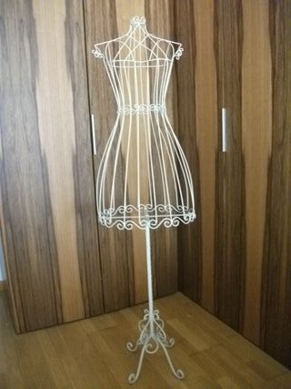 2 Estanterías Ikea, Cesta Ikea, Perchero y otros