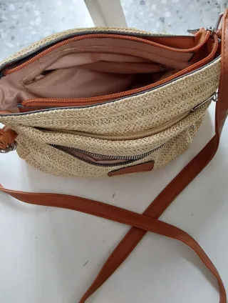 Bolso bandolera de paja con bolsillos