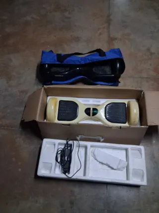 Dos Hoverboard con una bolsa de transporte.