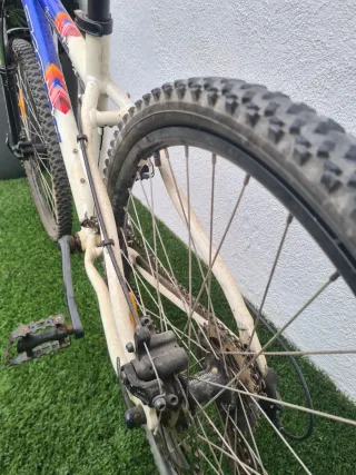 Bicicleta de montaña KONA