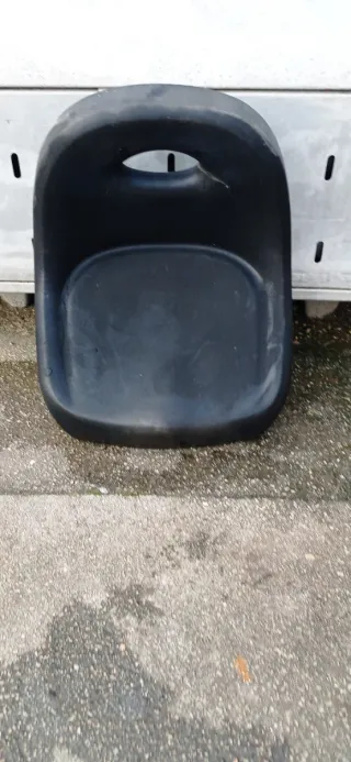 Asiento Tractor/Maquinaria Universal Negro