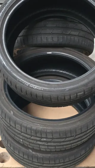 Neumático Hankook 245/40ZR21 100Y