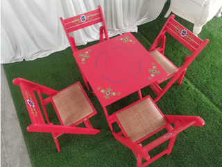 Conjunto Mesa y Sillas Sevillanas Plegables.