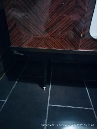 Guarda-roupa Vintage Anos 50 Madeira e Vidro