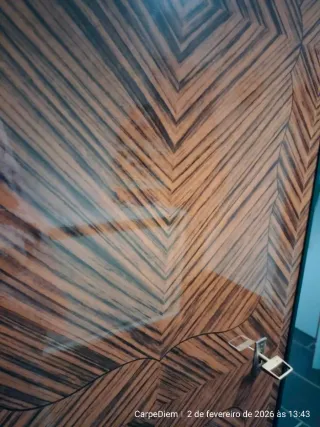 Guarda-roupa Vintage Anos 50 Madeira e Vidro