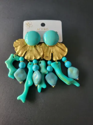 Pendientes largos color turquesa y dorados acero