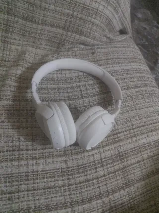 Cascos JBL inalámbricos blancos