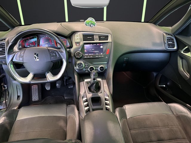 DS DS5 BlueHdi 150 Design 110 kW (150 CV)