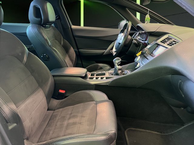 DS DS5 BlueHdi 150 Design 110 kW (150 CV)