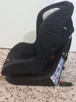 Silla de coche negra