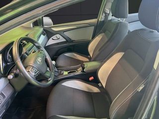 Toyota Avensis 150D Business Advance 105 kW (143 CV)