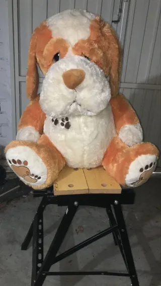 Peluche grande perro marrón y blanco