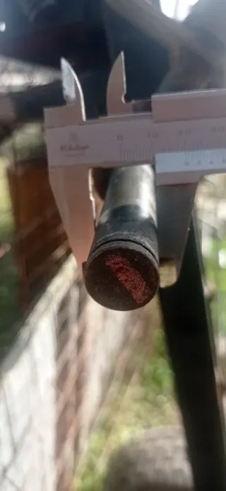 Eje Trasero con Transmisión y Ruedas