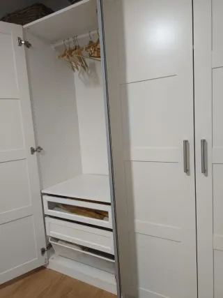 Armario puertas batientes con espejo