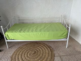 Cama individual metálica blanca 190x90