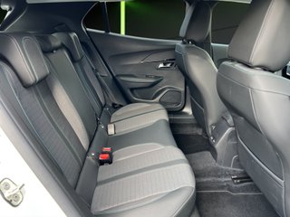 Peugeot 2008 PureTech 130 S&S Allure Pack EAT8 96 kW (130 CV)