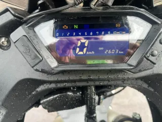 Voge 300 Rally 2023 - 2600km + Baúl+ carpuride.